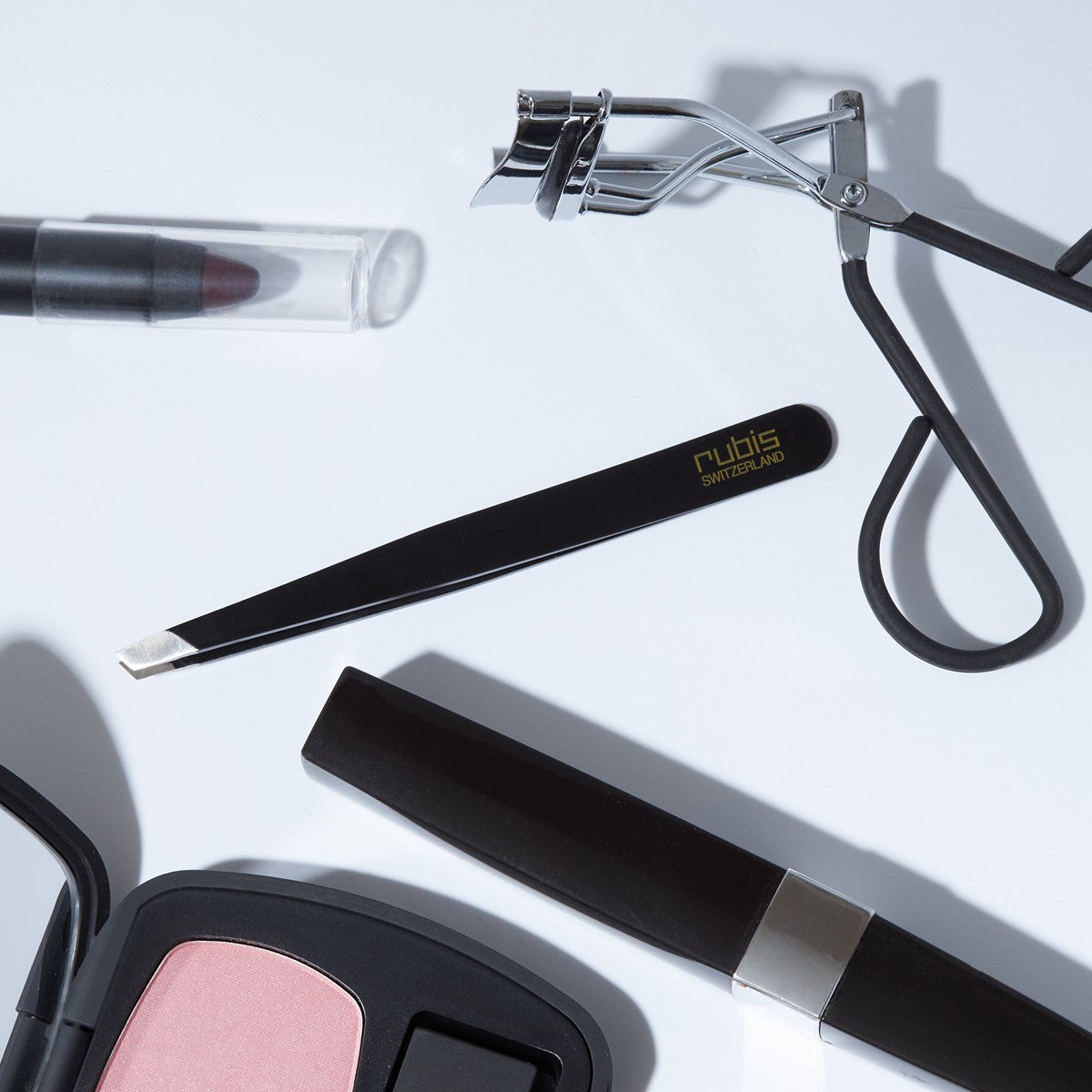 Pensetă Rubis Clasică Negru